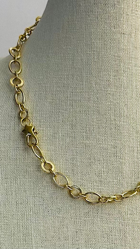 Boho Chic Gold Chain Oval Texture Circle Elegant Layering Necklace